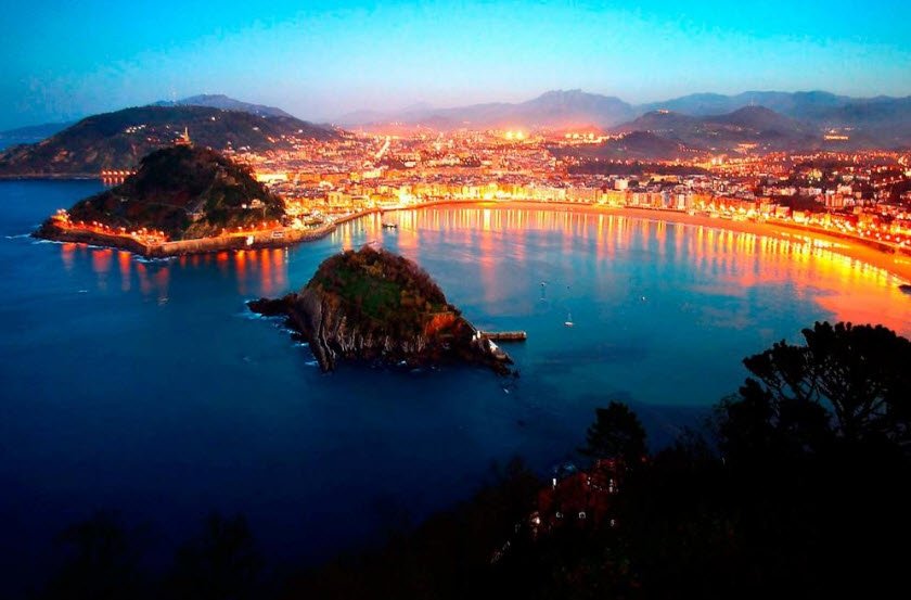 La Concha Beach, San Sebastián, Basque Country, Spain